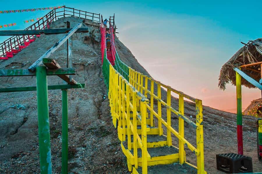 Cartagena: Totumo Mud Volcano with Bilingual Guide - Where the day starts: pickup points and the air-conditioned ride