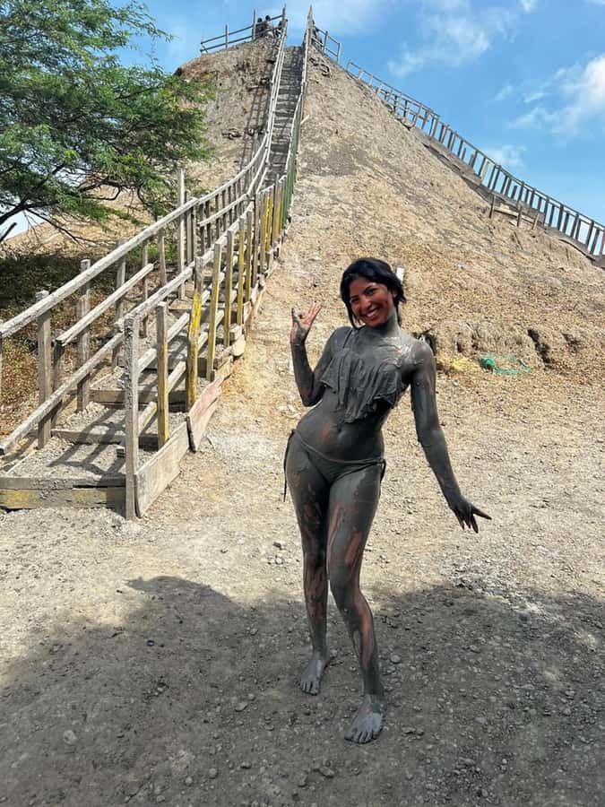 Cartagena: Totumo Mud Volcano with Bilingual Guide - Manzanillo del Mar lunch stop: pools, beach access, and real food