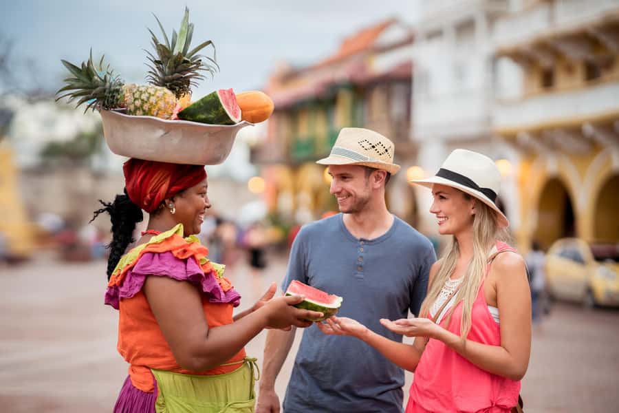 Cartagena: Walled City and Getsemani Shared Walking Tour - Why Plaza de Santo Domingo is your best starting line