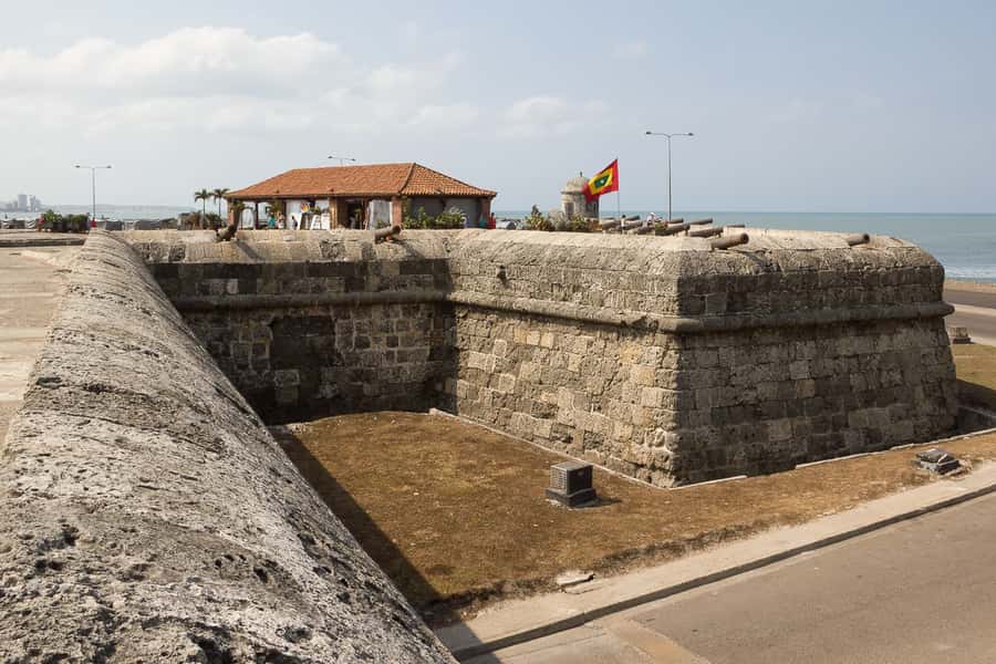 Cartagena: Walled City & Getsemani Private Tour - Getsemaní After the Walls: Modern Culture, Street Life, and Stories