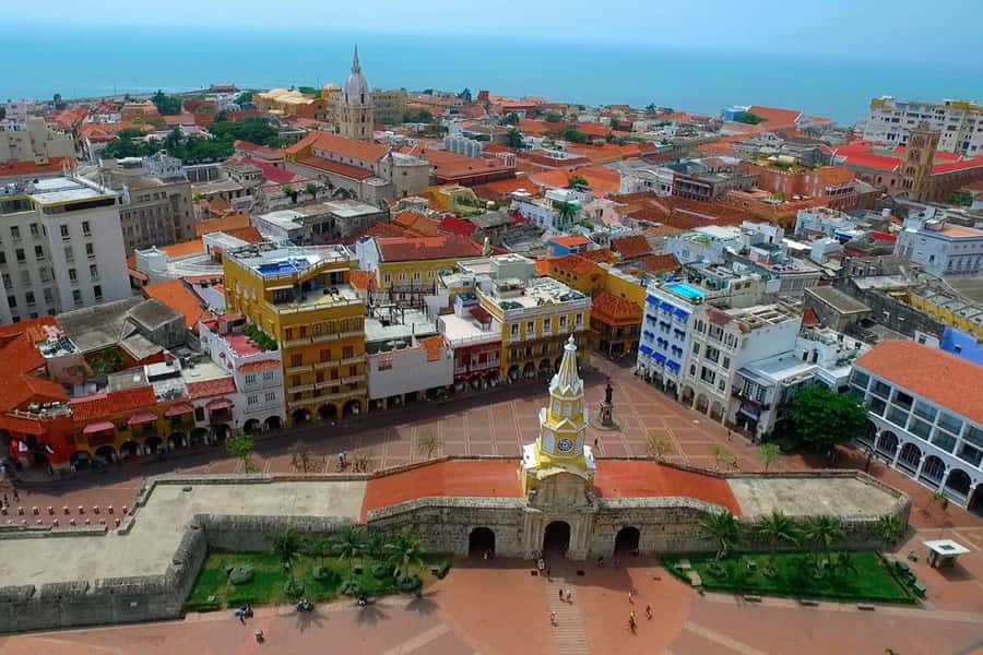 Cartagena: Walled City & Getsemani Private Tour - Plaza de Bolívar: Time Travel Starts at the Clock Tower