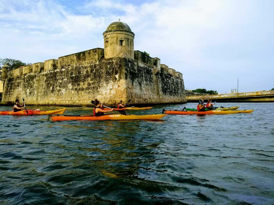 Cartagena: Walled City Kayak Tour - Starting at Bahia Fuerte del Pastelillo and the San Sebastián de Pastelillo Pier