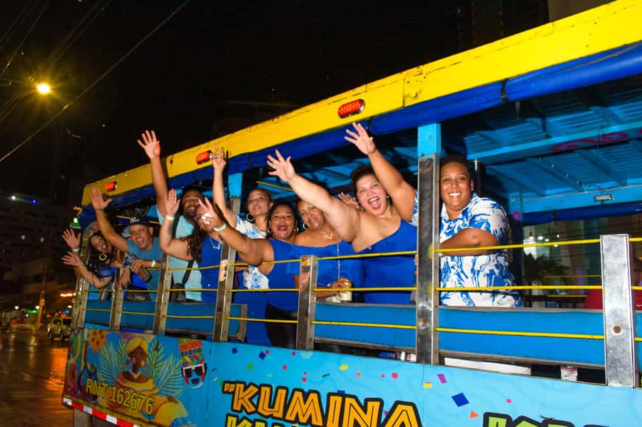 Chiva Party Cartagena: a unique experience in the city, joy and dance. - Las Botas Viejas: the guided old-shoe stop that gives context