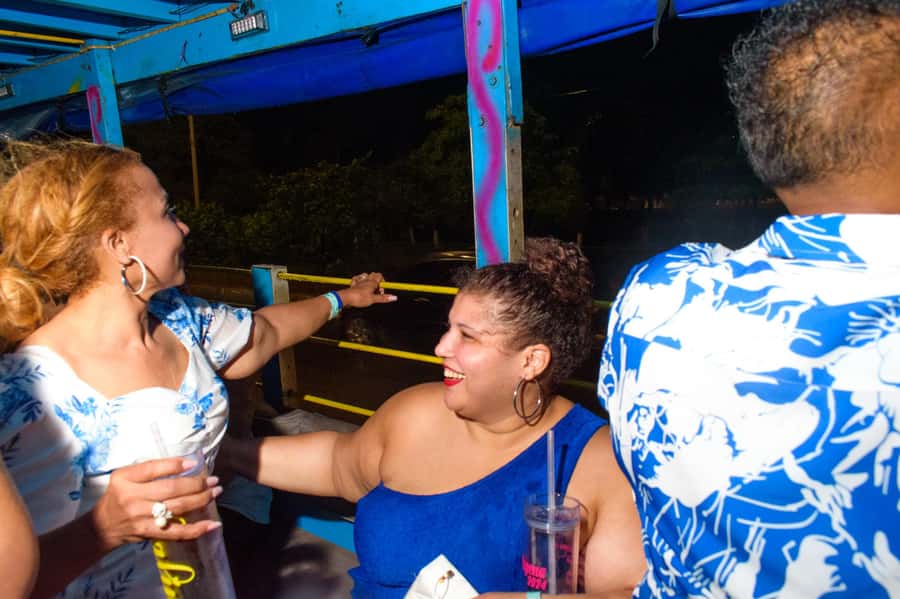Chiva Party Cartagena: a unique experience in the city, joy and dance. - Common snags I would plan for (pickup confusion and crowding)