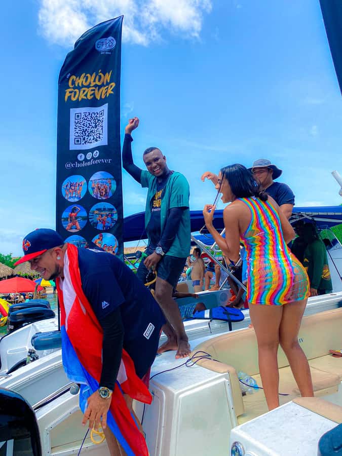 Cholon Forever Boat Party - Isla Cholón at the main event: DJ, dancers, and lunch by the sea