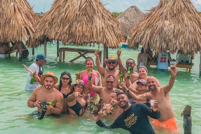Cholon The party island, with DJ on board - Cholón Party Island (4 hours): DJ, dancing, and that weekend-only level