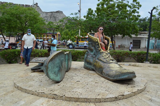 City Tour in Chiva through the City of Cartagena - Where the Tour Starts: Independence Park, Clock Tower Area, and the Pegasus Pier
