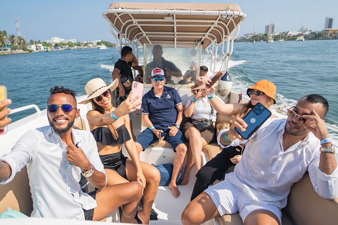 Full Day by the islands of the Rosary Cartagena - Encantada Beach for 2 hours: the easiest kind of island time