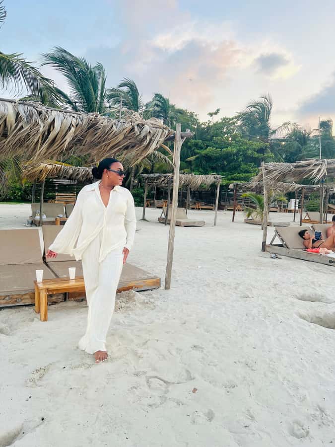 Isla Tierra Bomba beach club: Day Pass with typical food - What to bring so the beach day feels easy
