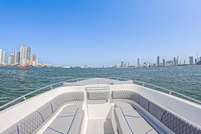 Large Boat Rental in Cartagena de Indias - A 13-Meter Bravo 410 Boat Rental from Manga
