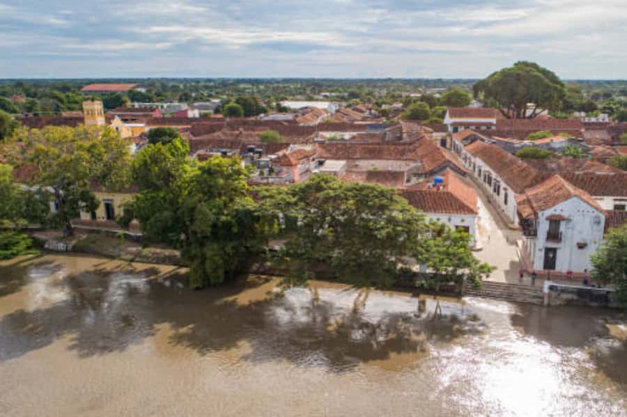 Mompox Caribbean Routes - The Magdalena River boat ride: slow travel with wildlife moments