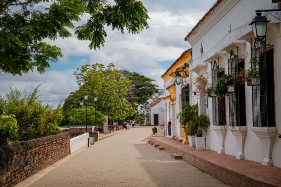 Mompox Caribbean Routes - Day two starts with tasting and craft: wine and filigree