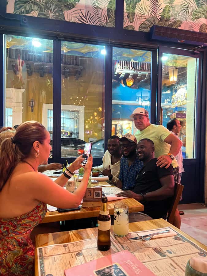 Nightlife: sunset boat party + tour of the old town - Getsemaní After Dark: Colors, Art, Music, and Dance Routes