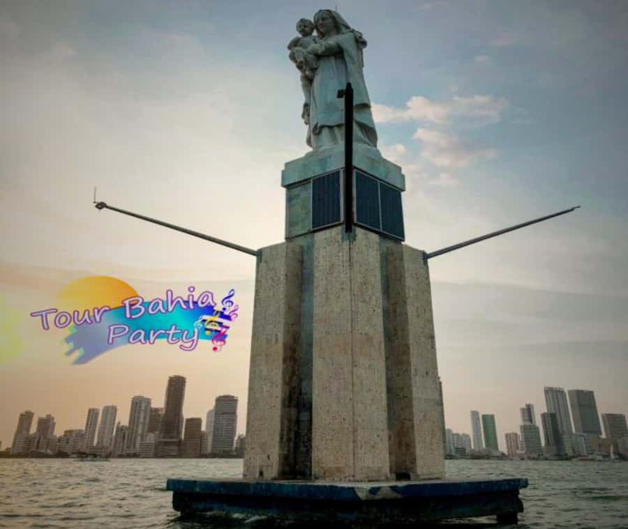 Party Boat in Cartagena Bay with NightClub Ticket - Dancing with an entertainer: the fun part that makes it feel local