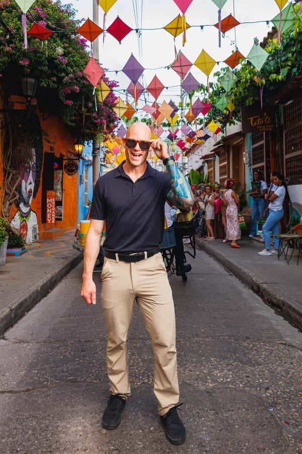 photo session through the streets of cartagena - Street-art photos in Getsemaní: what makes the setting work