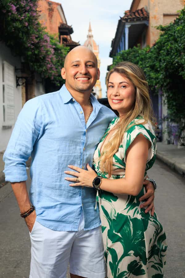 photo session through the streets of cartagena - Plaza de la Trinidad start: choosing your photo plan fast