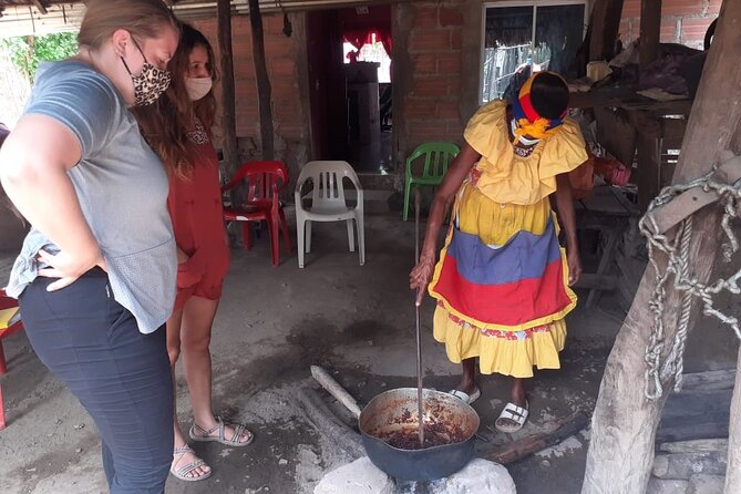 Private Tour with Certified Guide of San Basilio De Palenque - Stop 1: Monumento a Benkos Bioho and the tone-setting context