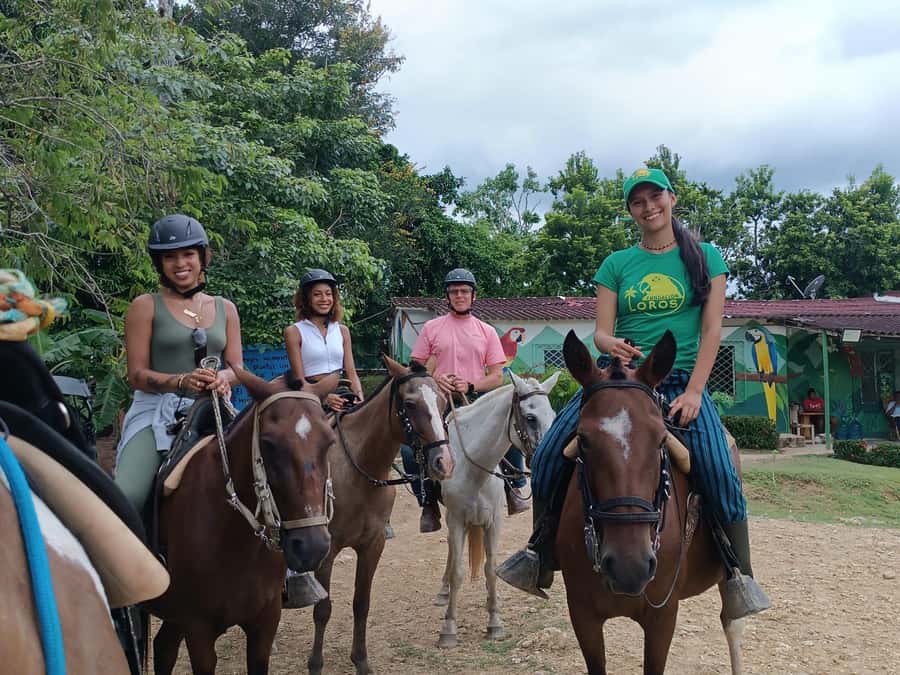 Scenic Horseback Ride in Tropical Mountain Reserve - Breakfast by the lake, then a biologist’s briefing