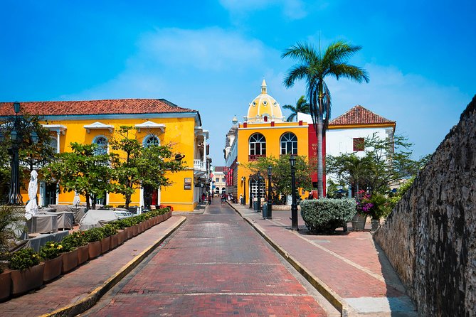 Shore excursion Cartagena city tour - The Route: A Smart Mix of Views, Faith, Forts, and Old Streets