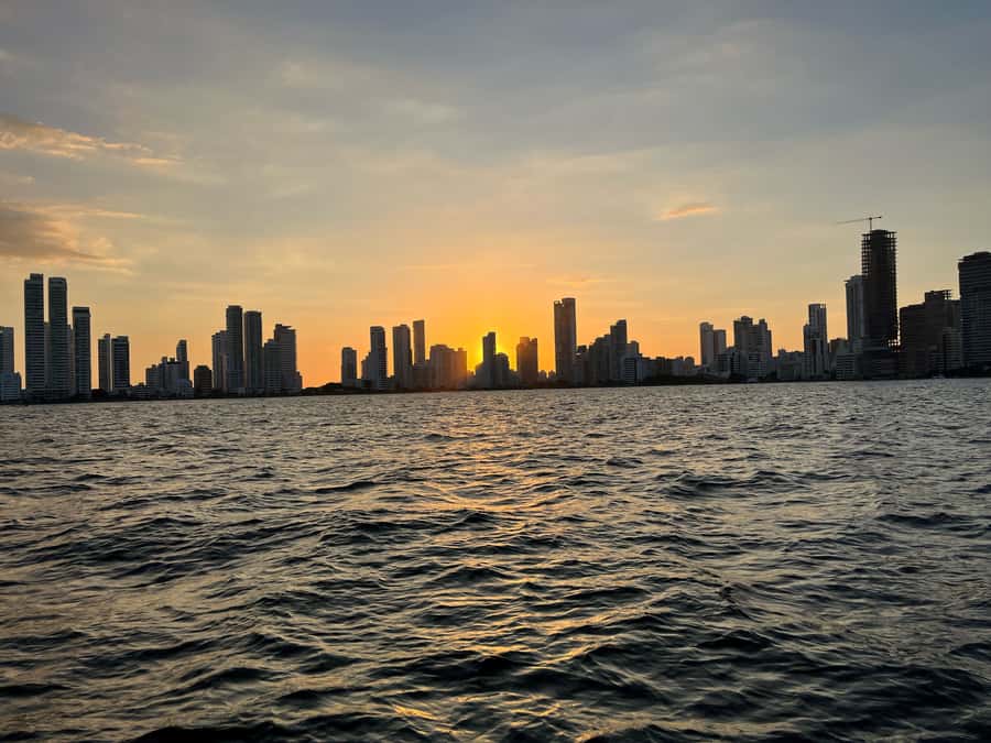 Sunset boat tour open bar and free club entrance Cartagena - DJ beats on the bay: dancing space and motion considerations